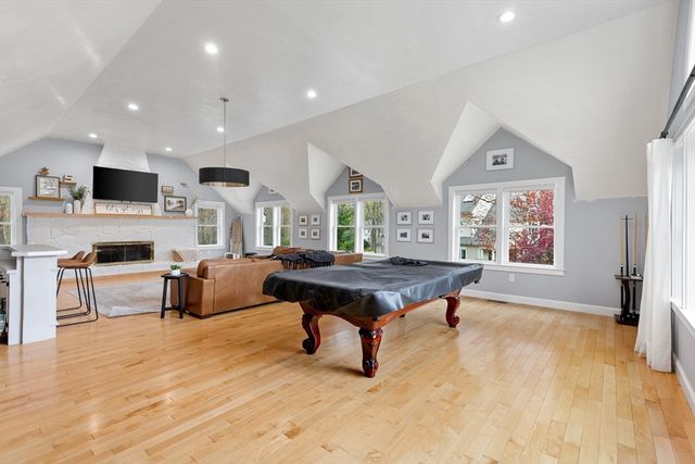 4 Fairway Dr, Andover, MA 01810