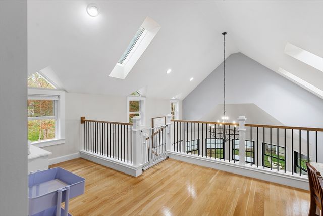 4 Fairway Dr, Andover, MA 01810