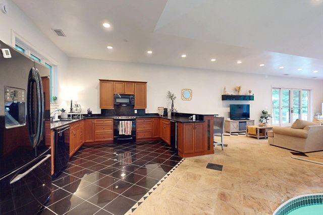22 Old Cambridge Turnpike, Lincoln, MA 01773