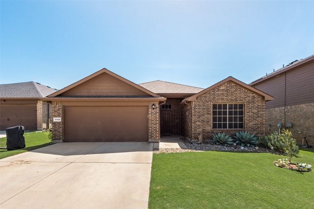 1109 Autumnwood Drive, Azle, TX 76020