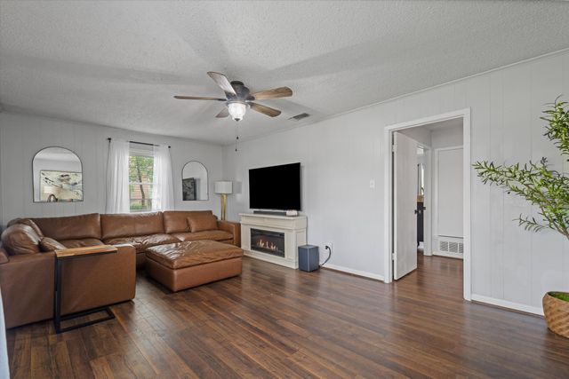 151 W College Street, Canton, TX 75103
