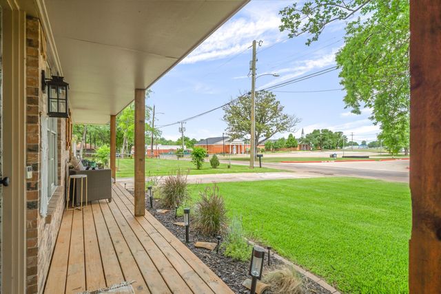 151 W College Street, Canton, TX 75103