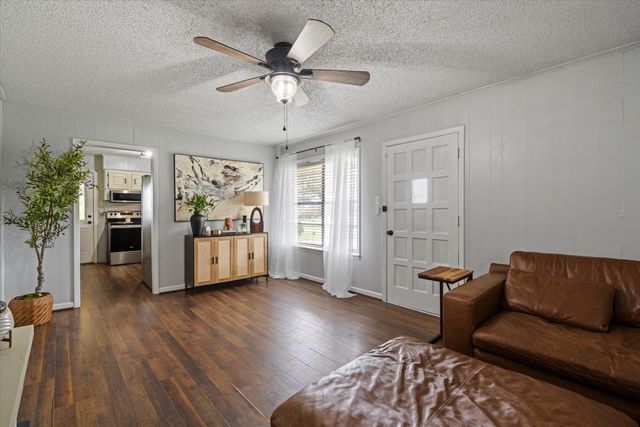 151 W College Street, Canton, TX 75103