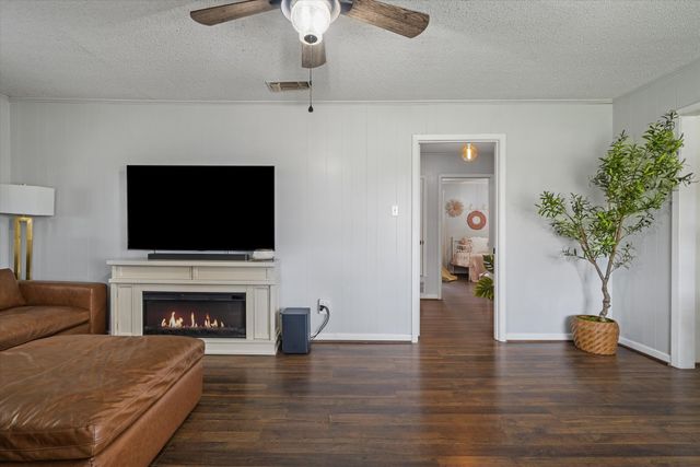 151 W College Street, Canton, TX 75103