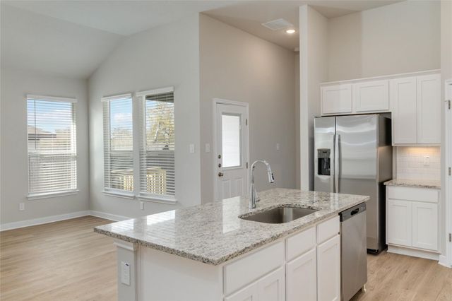 171 Schrader DR B, Buda, TX 78610