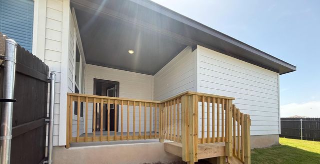 171 Schrader DR B, Buda, TX 78610