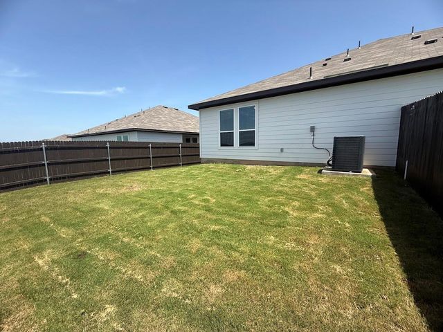 171 Schrader DR B, Buda, TX 78610