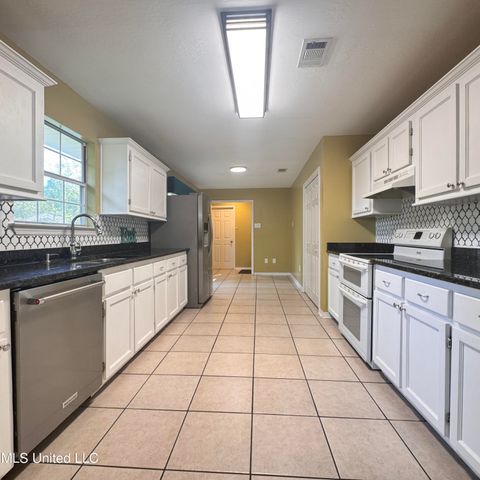 7828 Koko Place, Diamondhead, MS 39525