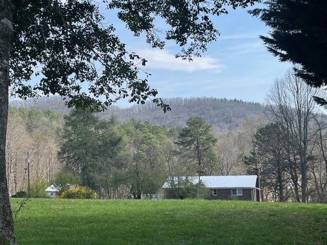 142 Arrowhead Trail, Hayesville, NC 28904