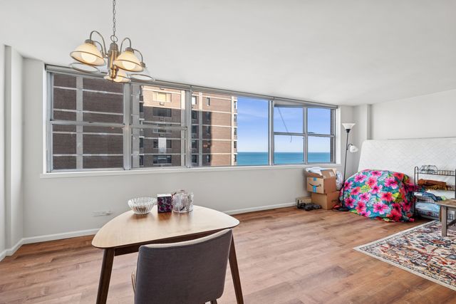 6301 N Sheridan Road 14E, Chicago, IL 60660