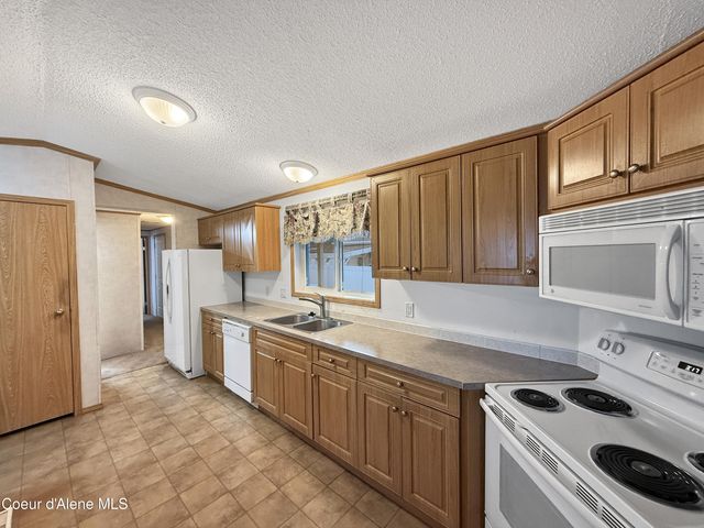 8506 W BRYCE CANYON ST, Rathdrum, ID 83858