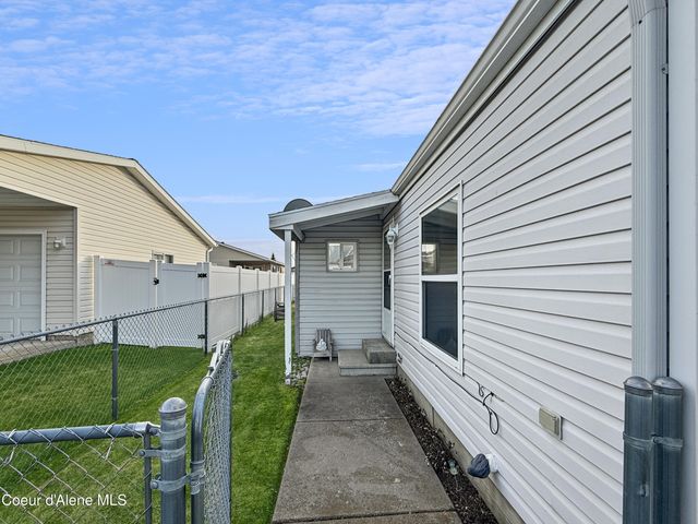 8506 W BRYCE CANYON ST, Rathdrum, ID 83858