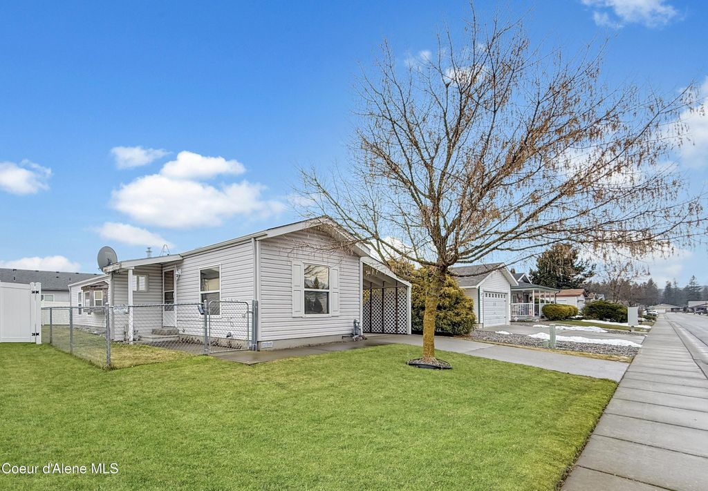 8506 W BRYCE CANYON ST, Rathdrum, ID 83858