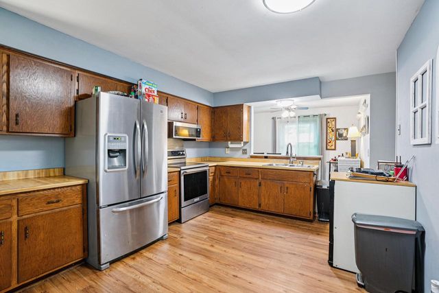 6074 S 33rd STREET, Greenfield, WI 53221