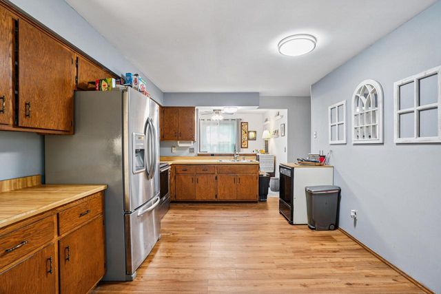 6074 S 33rd STREET, Greenfield, WI 53221