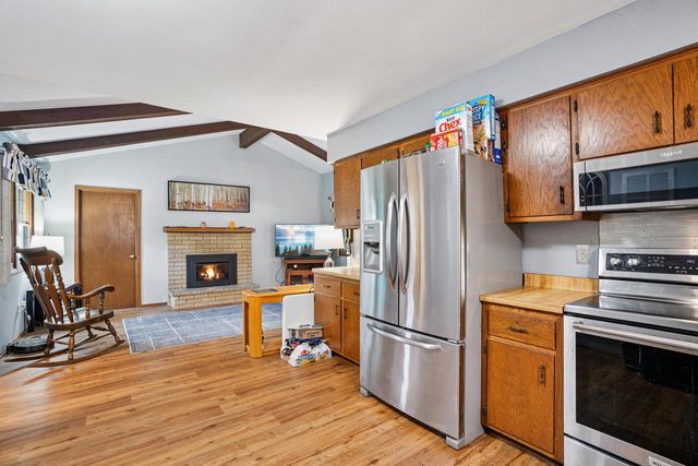 6074 S 33rd STREET, Greenfield, WI 53221