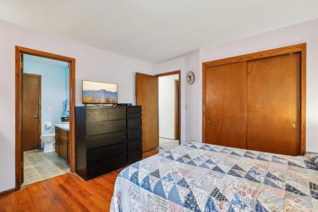 6074 S 33rd STREET, Greenfield, WI 53221