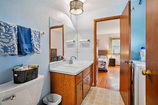 6074 S 33rd STREET, Greenfield, WI 53221