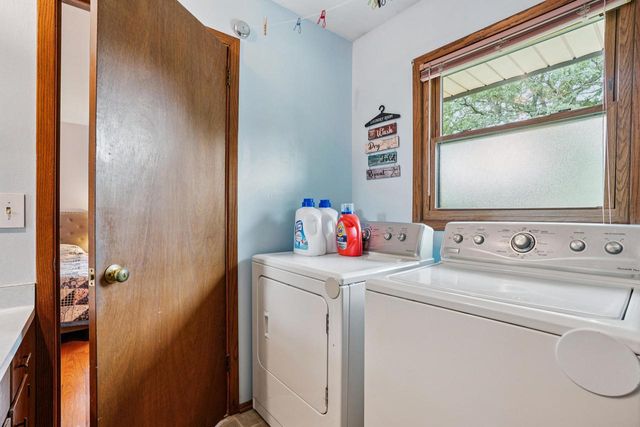 6074 S 33rd STREET, Greenfield, WI 53221