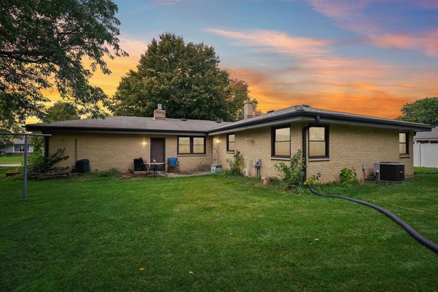 6074 S 33rd STREET, Greenfield, WI 53221