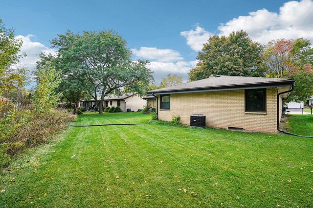 6074 S 33rd STREET, Greenfield, WI 53221