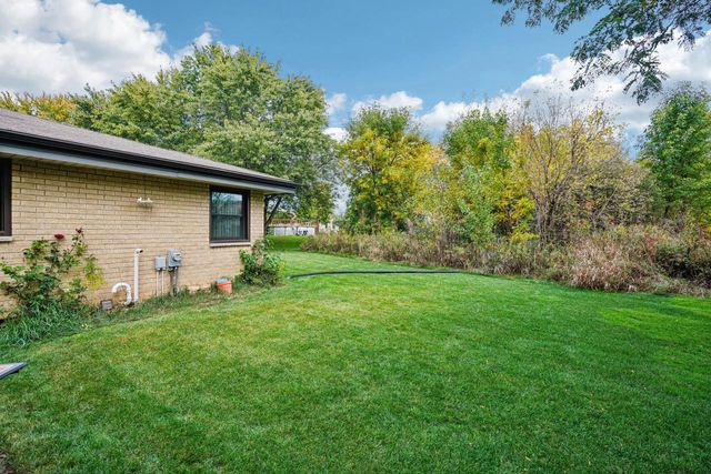 6074 S 33rd STREET, Greenfield, WI 53221