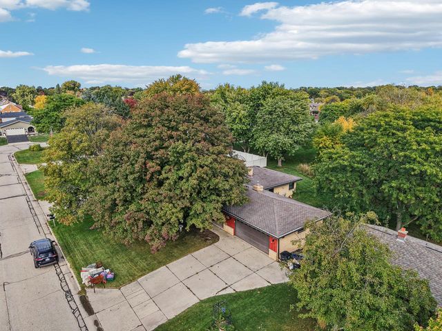 6074 S 33rd STREET, Greenfield, WI 53221