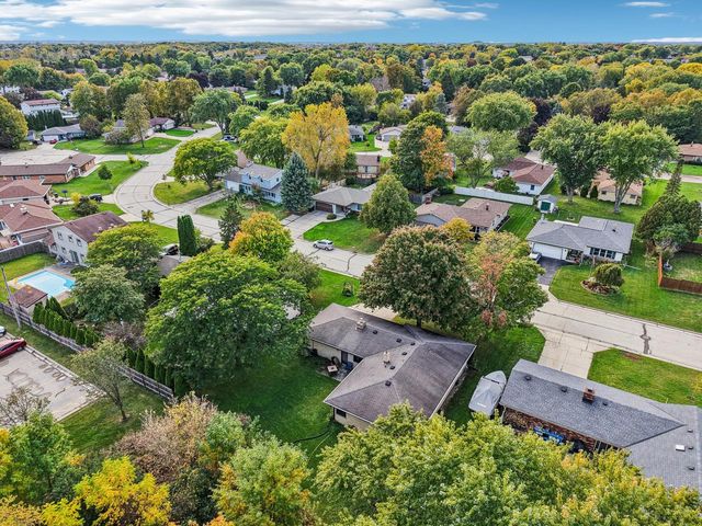 6074 S 33rd STREET, Greenfield, WI 53221