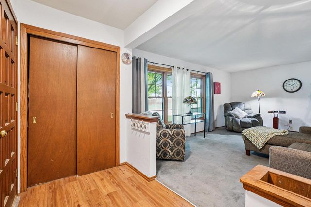 6074 S 33rd STREET, Greenfield, WI 53221