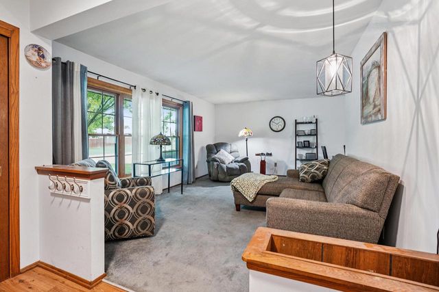 6074 S 33rd STREET, Greenfield, WI 53221