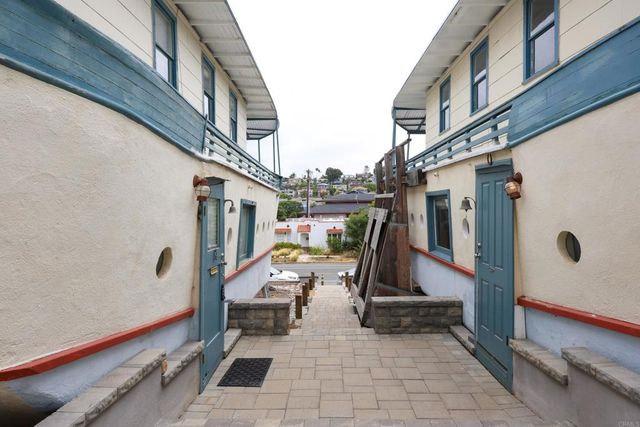 726 3rd Street, Encinitas, CA 92024