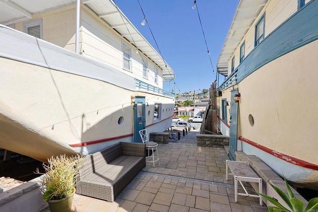 726 3rd Street, Encinitas, CA 92024