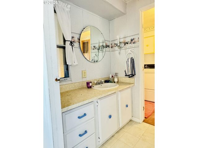 1020 S 2ND St, Union, OR 97883