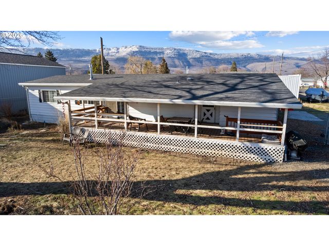 1020 S 2ND St, Union, OR 97883