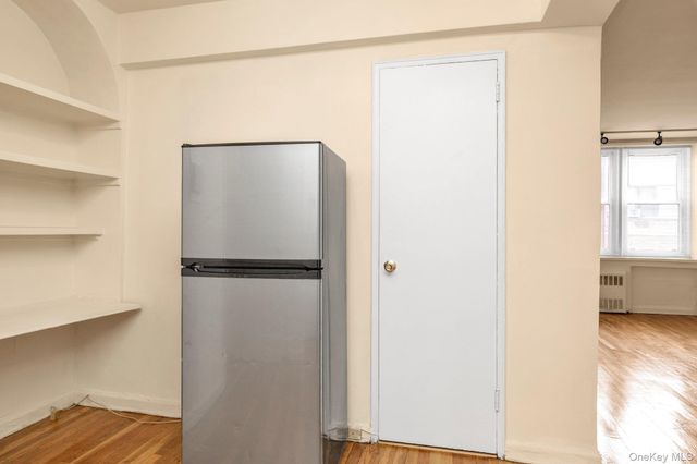 31-85 Crescent Street 2, Astoria, NY 11106