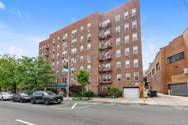 31-85 Crescent Street 2, Astoria, NY 11106