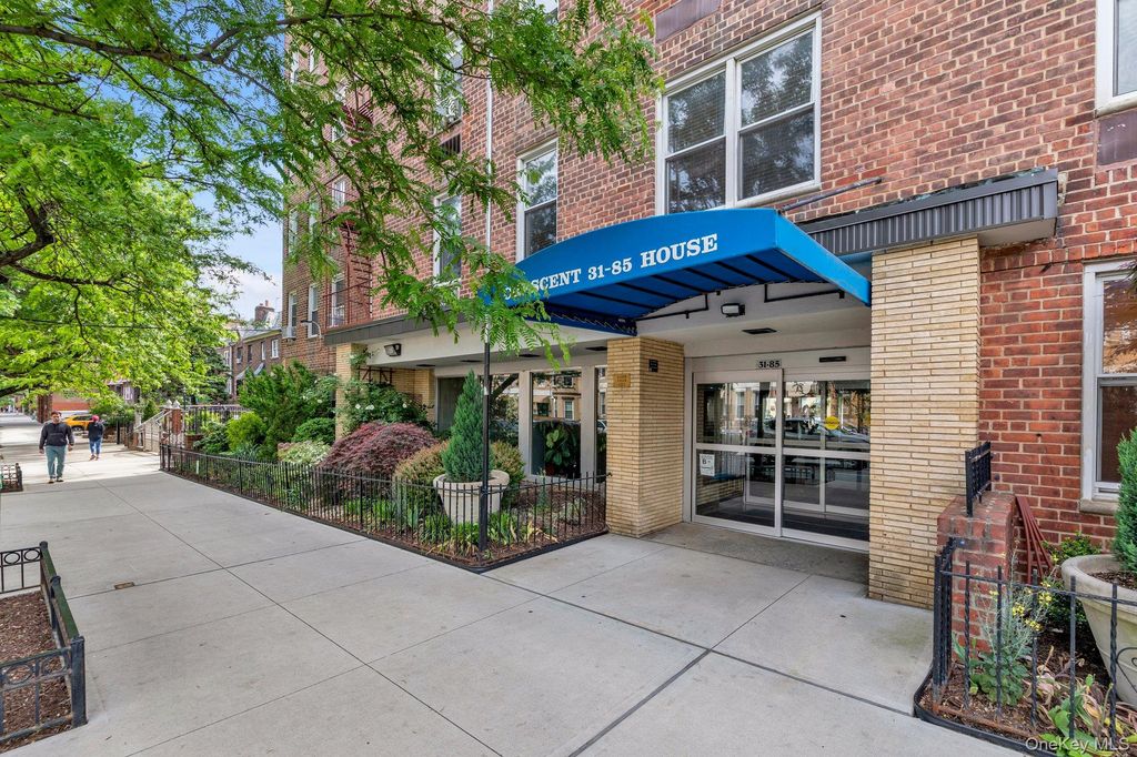 31-85 Crescent Street 2, Astoria, NY 11106