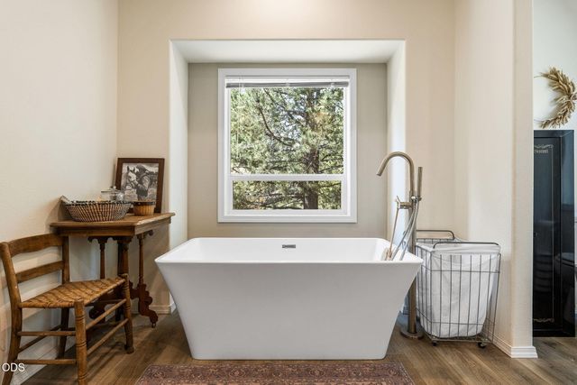 219 Tumbo Drive, Gilchrist, OR 97737