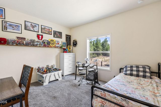 219 Tumbo Drive, Gilchrist, OR 97737
