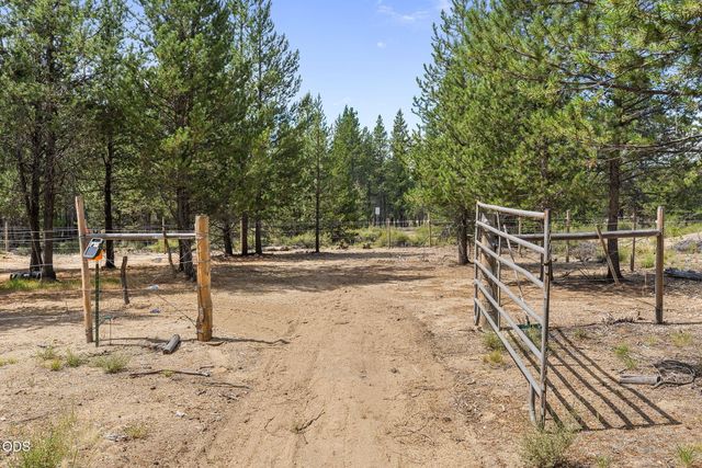 219 Tumbo Drive, Gilchrist, OR 97737
