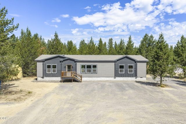 219 Tumbo Drive, Gilchrist, OR 97737