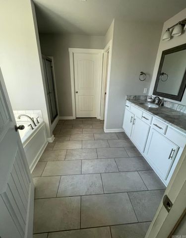 2096 Creekwood Circle, Bauxite, AR 72011