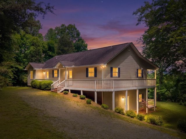 201 Tahlequah Ridge, Hayesville, NC 28904