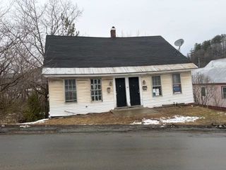 90 Mt Vernon Street, St. Johnsbury, VT 05819