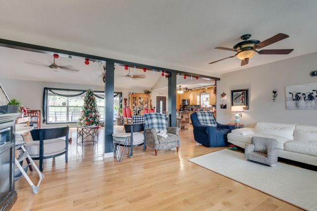 4224 Scott Hollow Rd, Culleoka, TN 38451