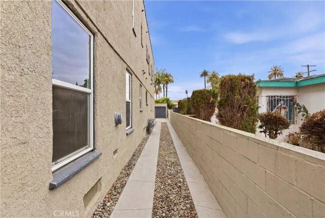 2911 S Palm Grove Avenue, Los Angeles, CA 90016