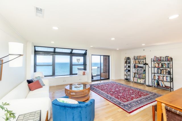 1 Seal Harbor 916, Winthrop, MA 02152