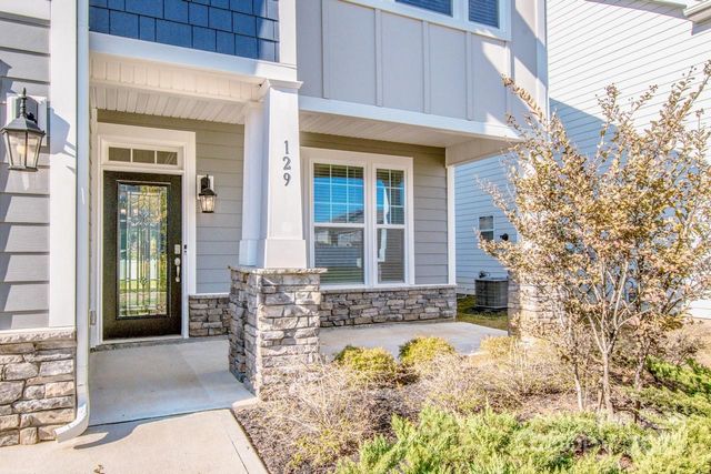 129 Candlelight Way, Mooresville, NC 28115