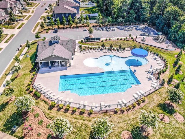 129 Candlelight Way, Mooresville, NC 28115