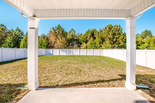 129 Candlelight Way, Mooresville, NC 28115